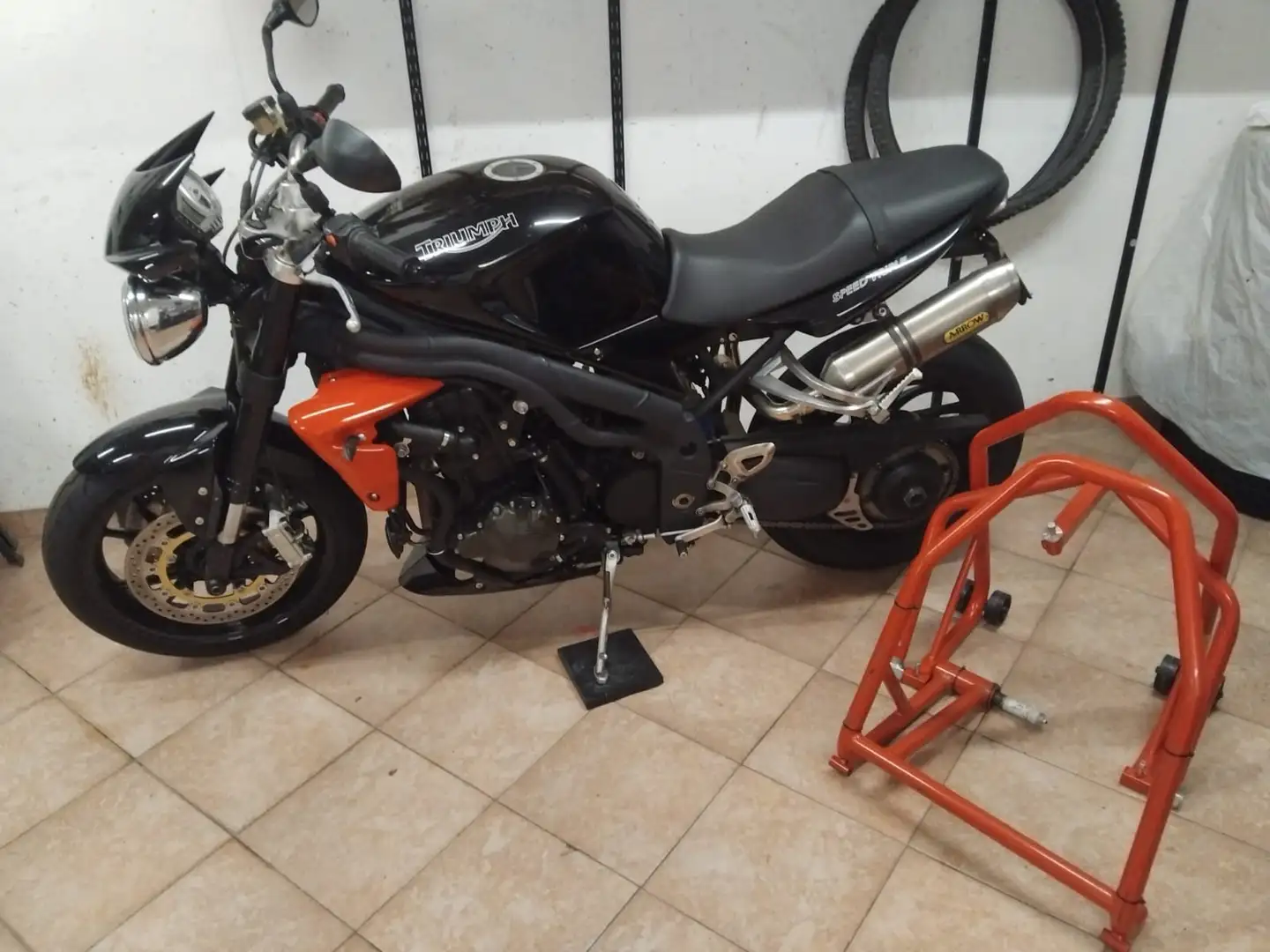 Triumph Speed Triple 1050 Nero - 1