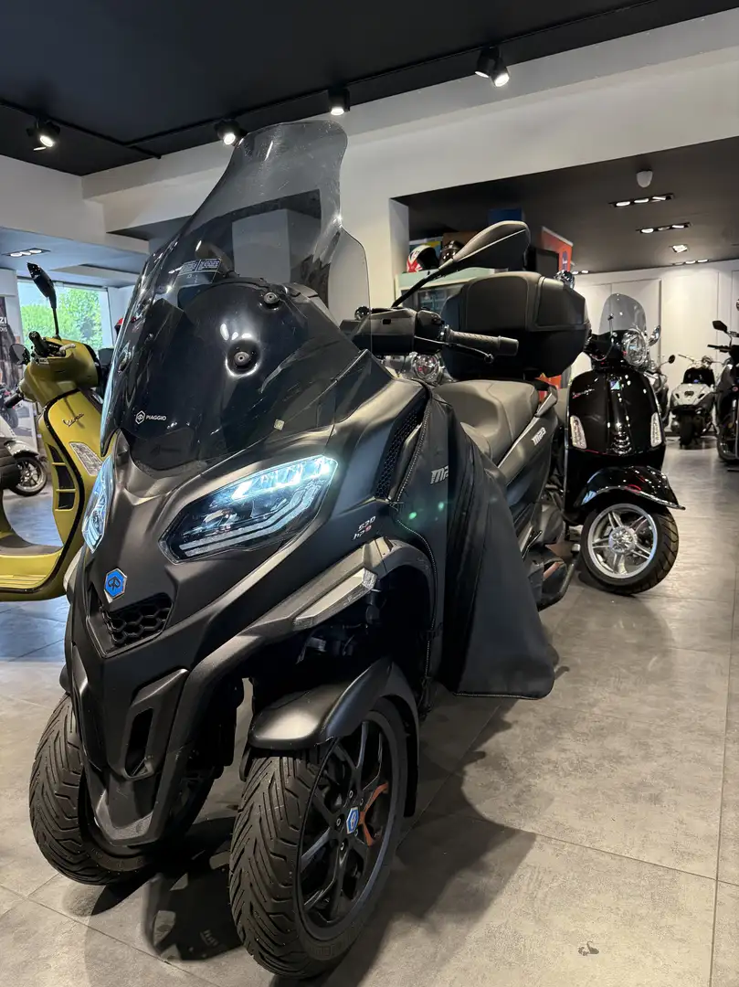 Piaggio MP3 530 Czarny - 1