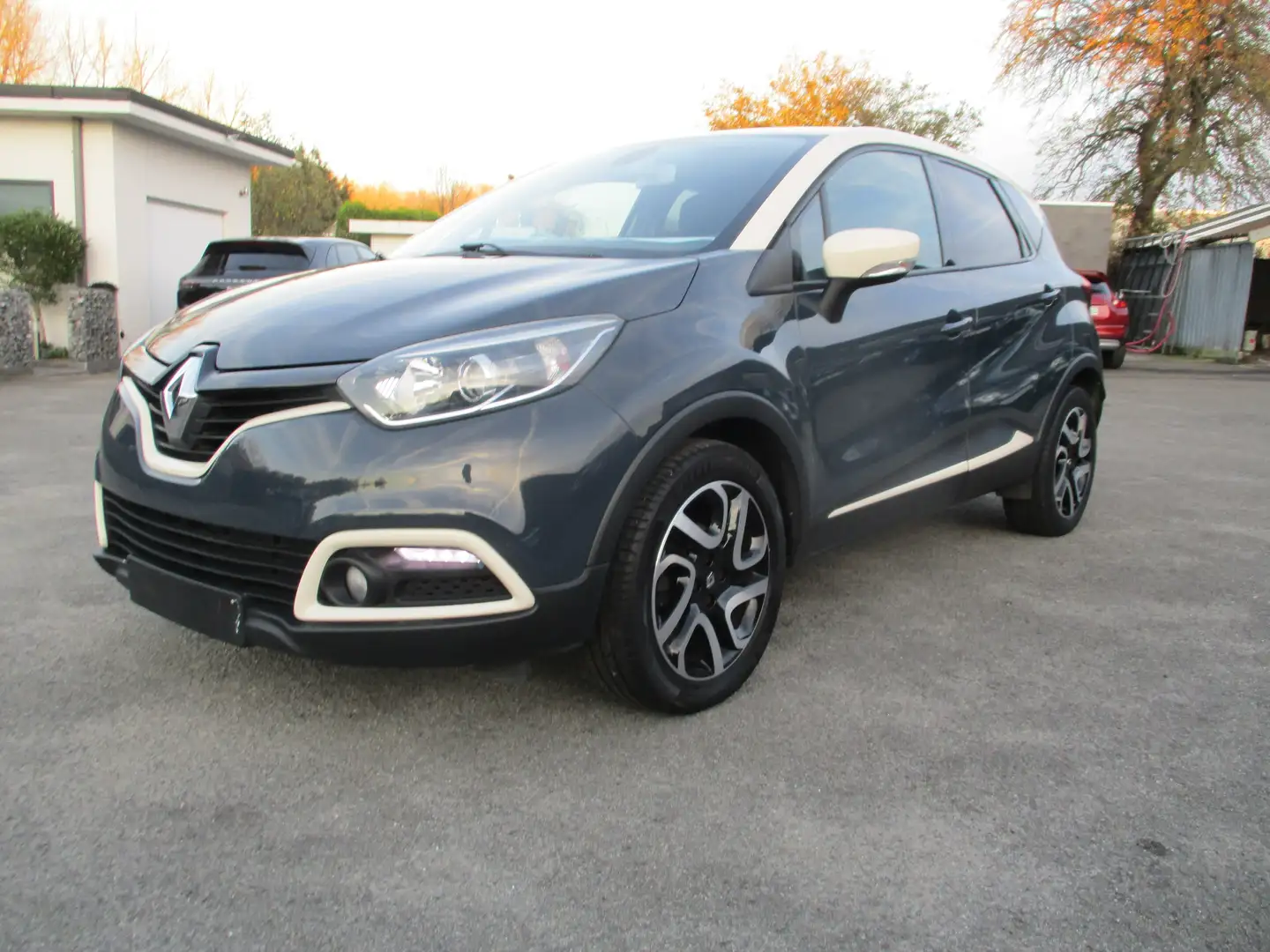 Renault Captur 0.9TCe Navi/Auto Airco/Garantie/107.000km Gris - 1