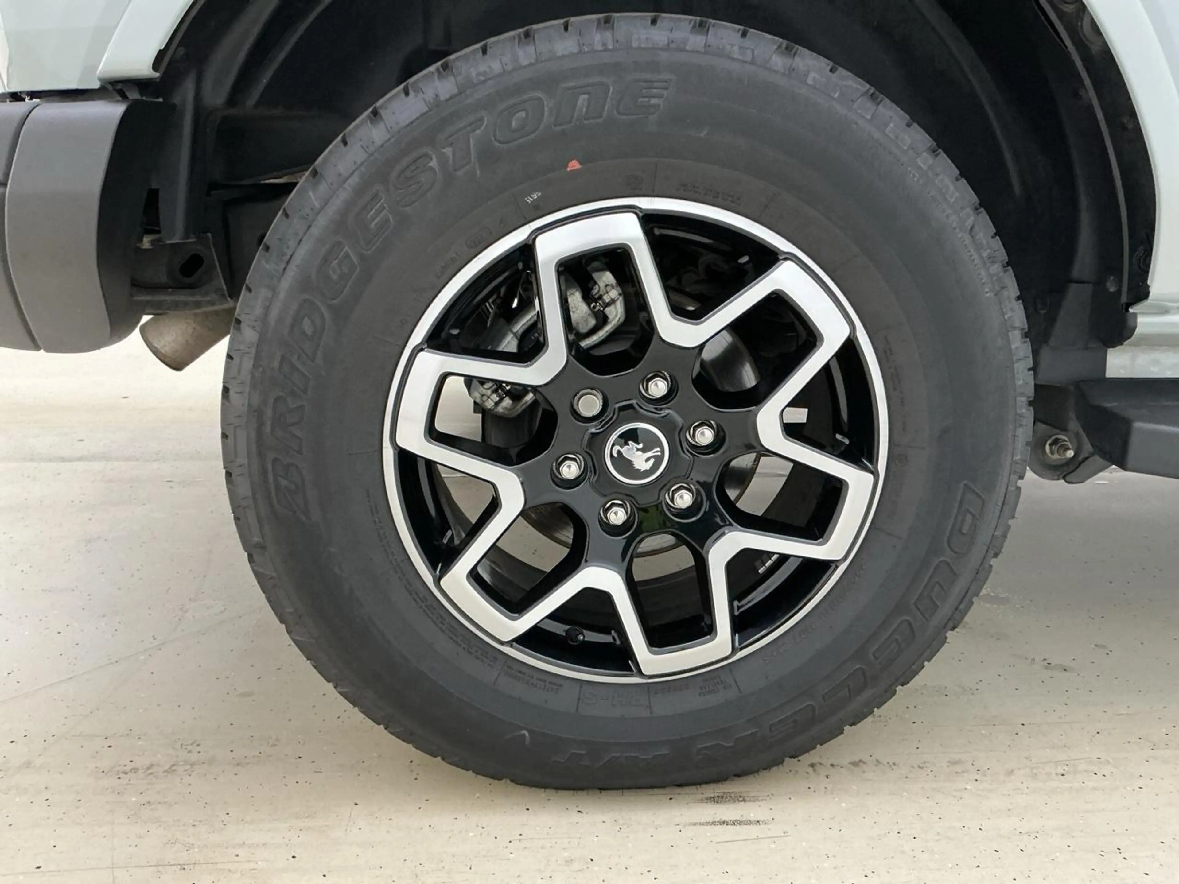 Ford Bronco 2.7 V6 4x4 Aut Outer Banks ACC+360°Kam — photo 4
