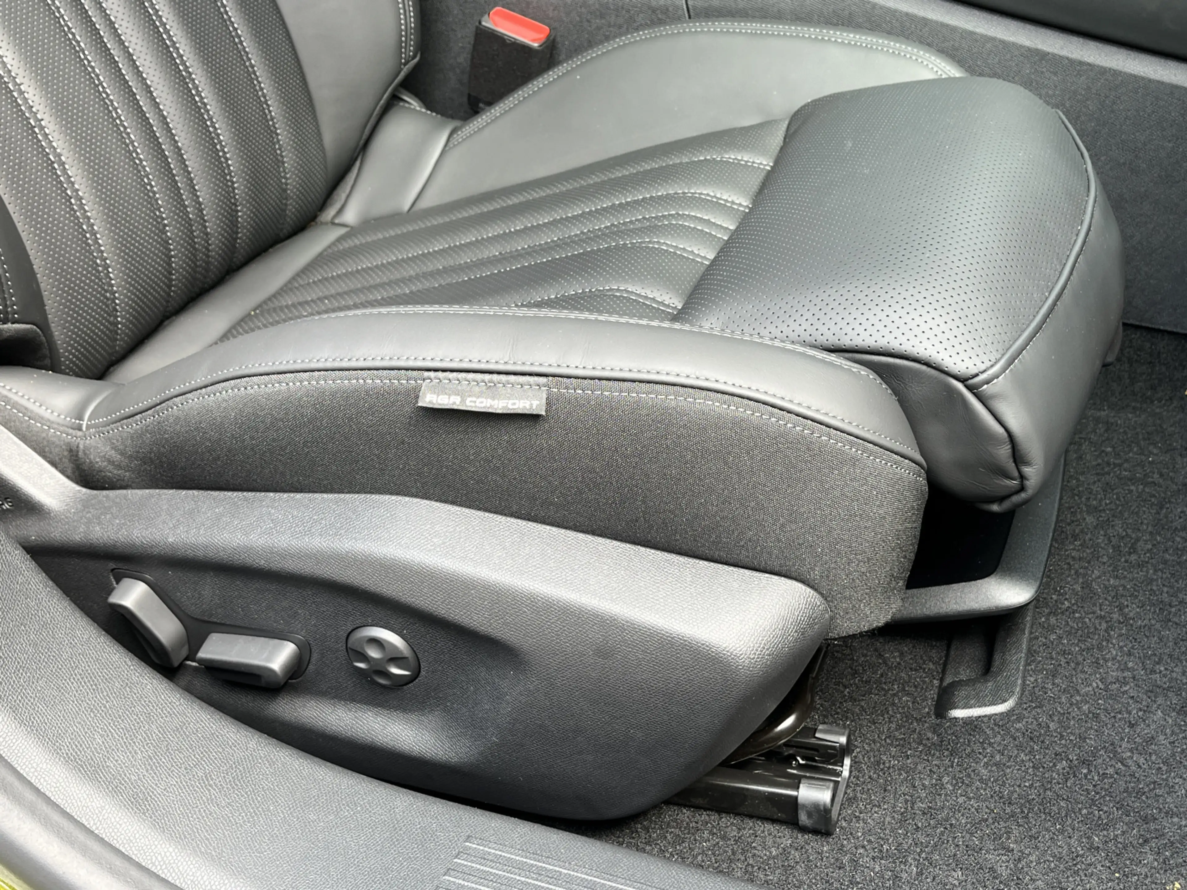 Peugeot 408 e-408 GT Exclusive 58 kWh | Leder | Focal Audio | — photo 8