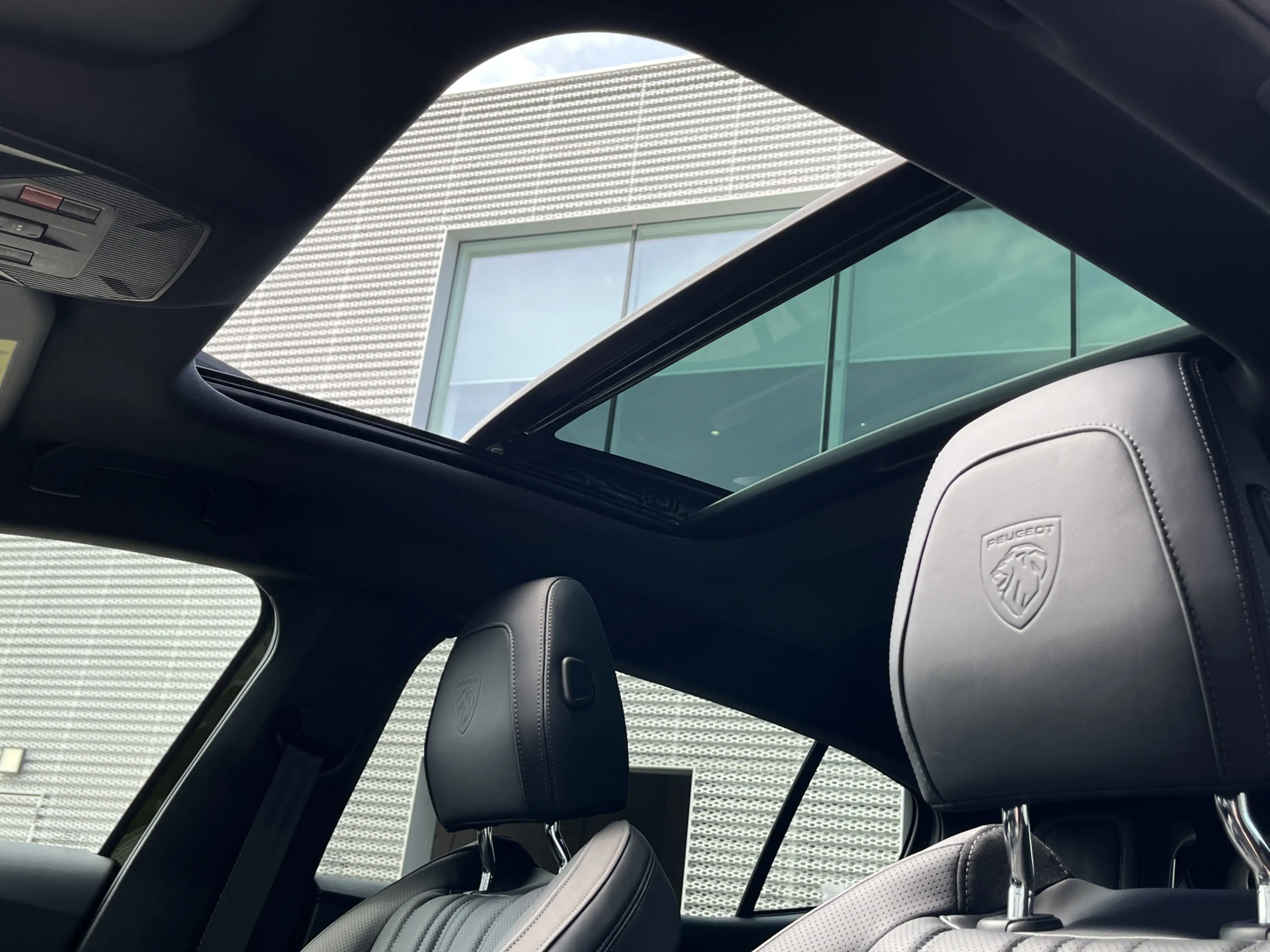 Peugeot 408 e-408 GT Exclusive 58 kWh | Leder | Focal Audio | — photo 7