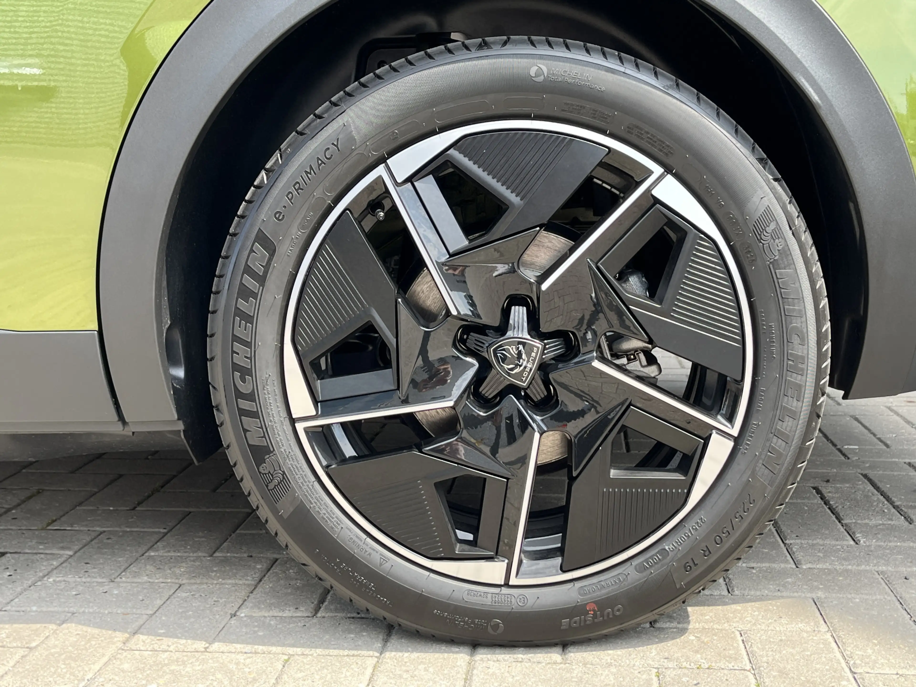 Peugeot 408 e-408 GT Exclusive 58 kWh | Leder | Focal Audio | — photo 3