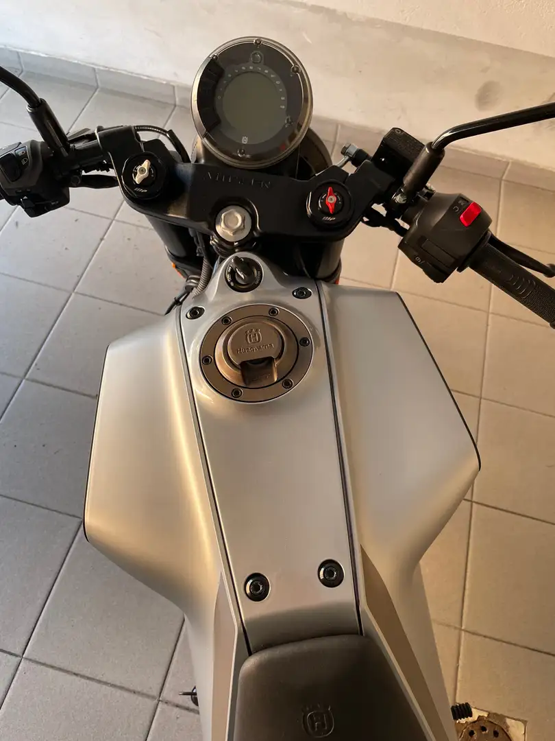 Husqvarna Vitpilen 401 Szary - 1