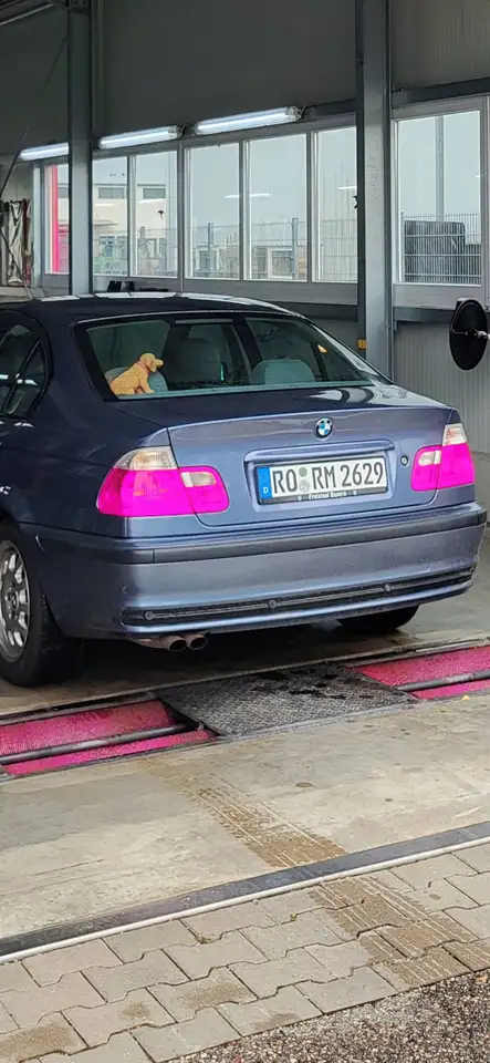 BMW 320i, foto 3