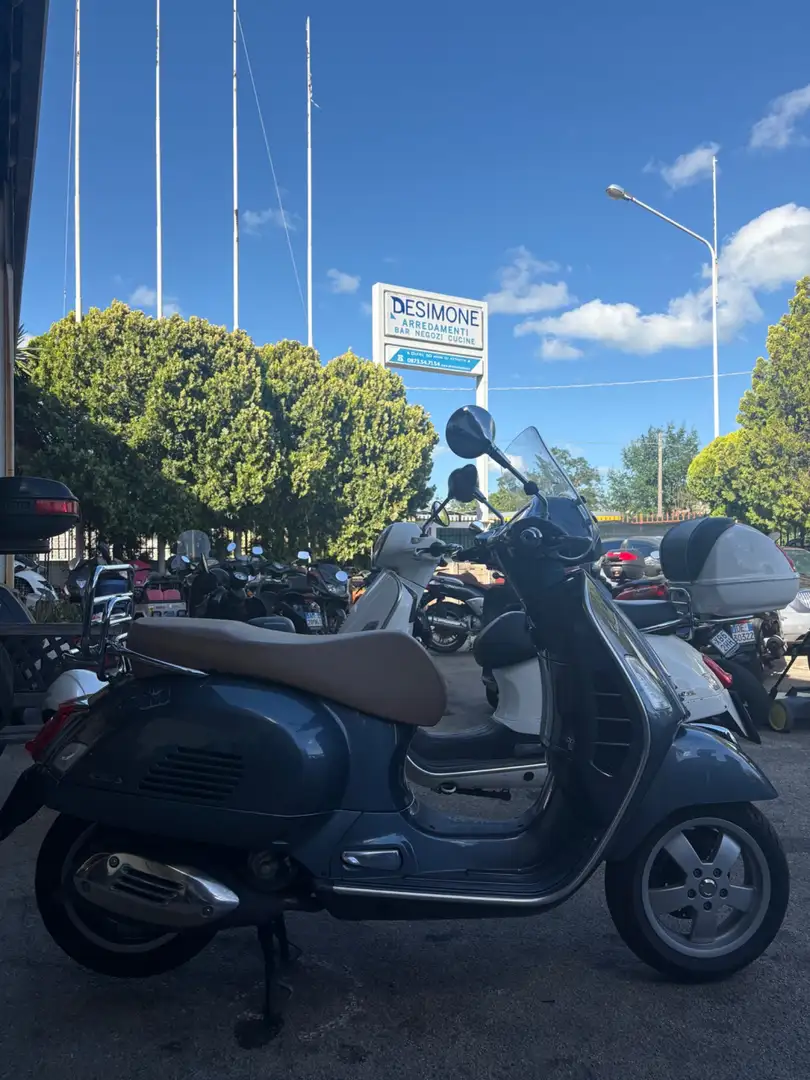 Vespa GTS 300 - 2