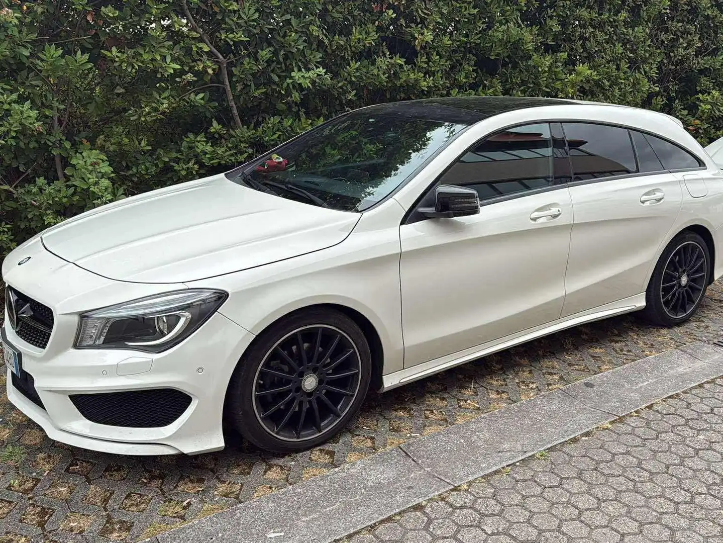 Mercedes-Benz CLA 200 200 d Premium Dark Night 4matic auto Bianco - 1