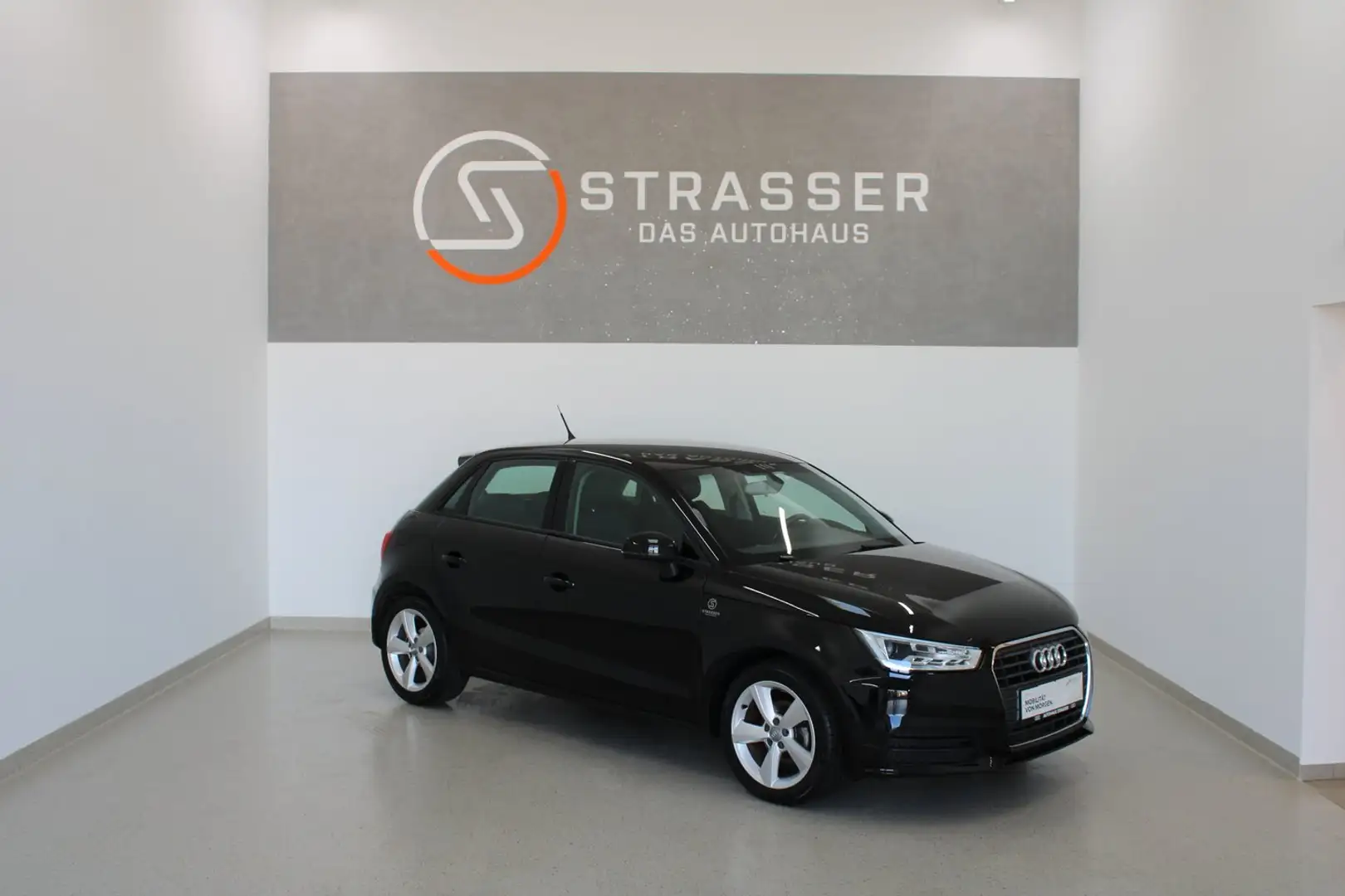 Audi A1 1.0 TFSI intense Schwarz - 1