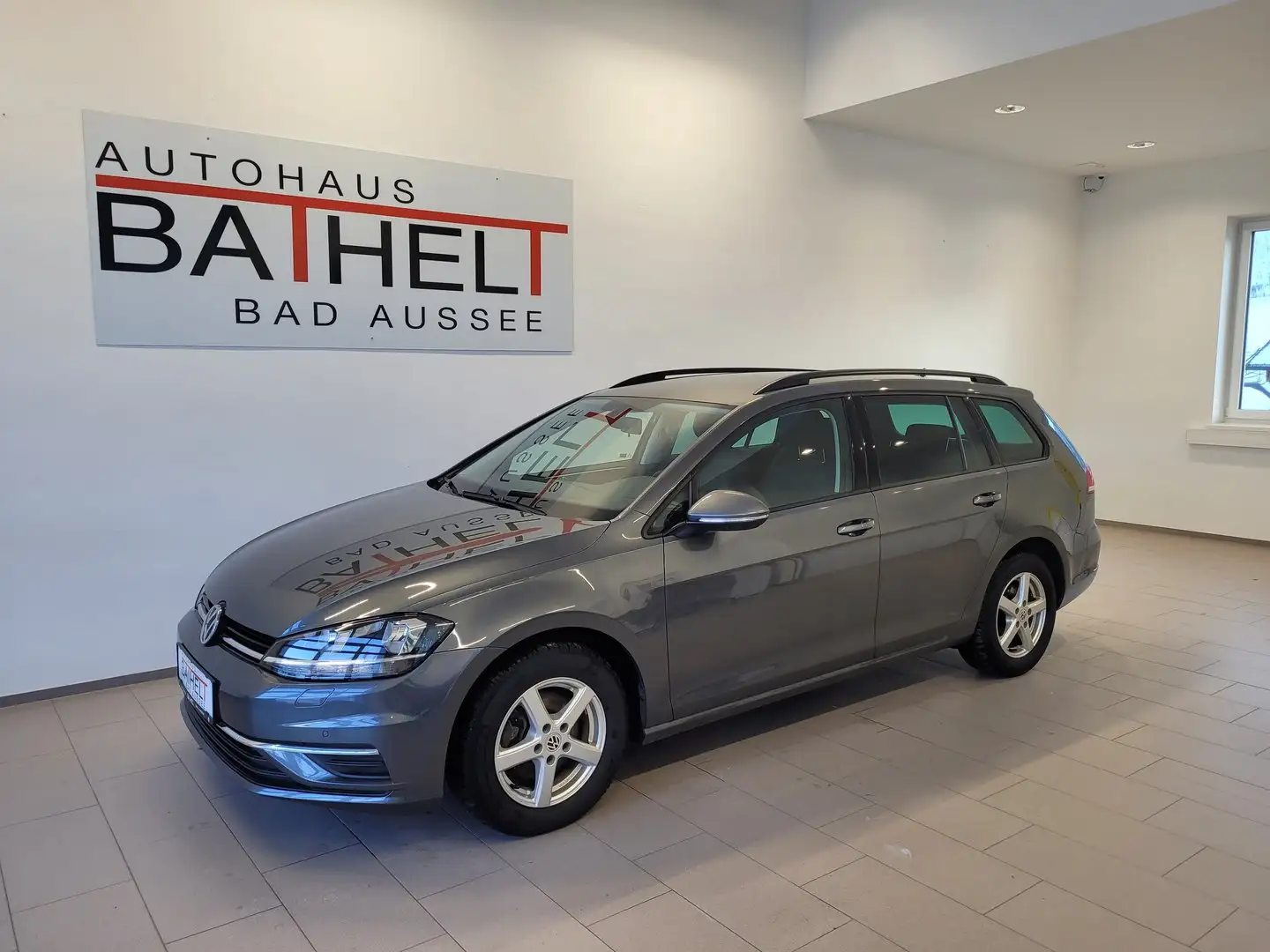 Volkswagen Golf Variant Comfortline TDI SCR Grau - 1