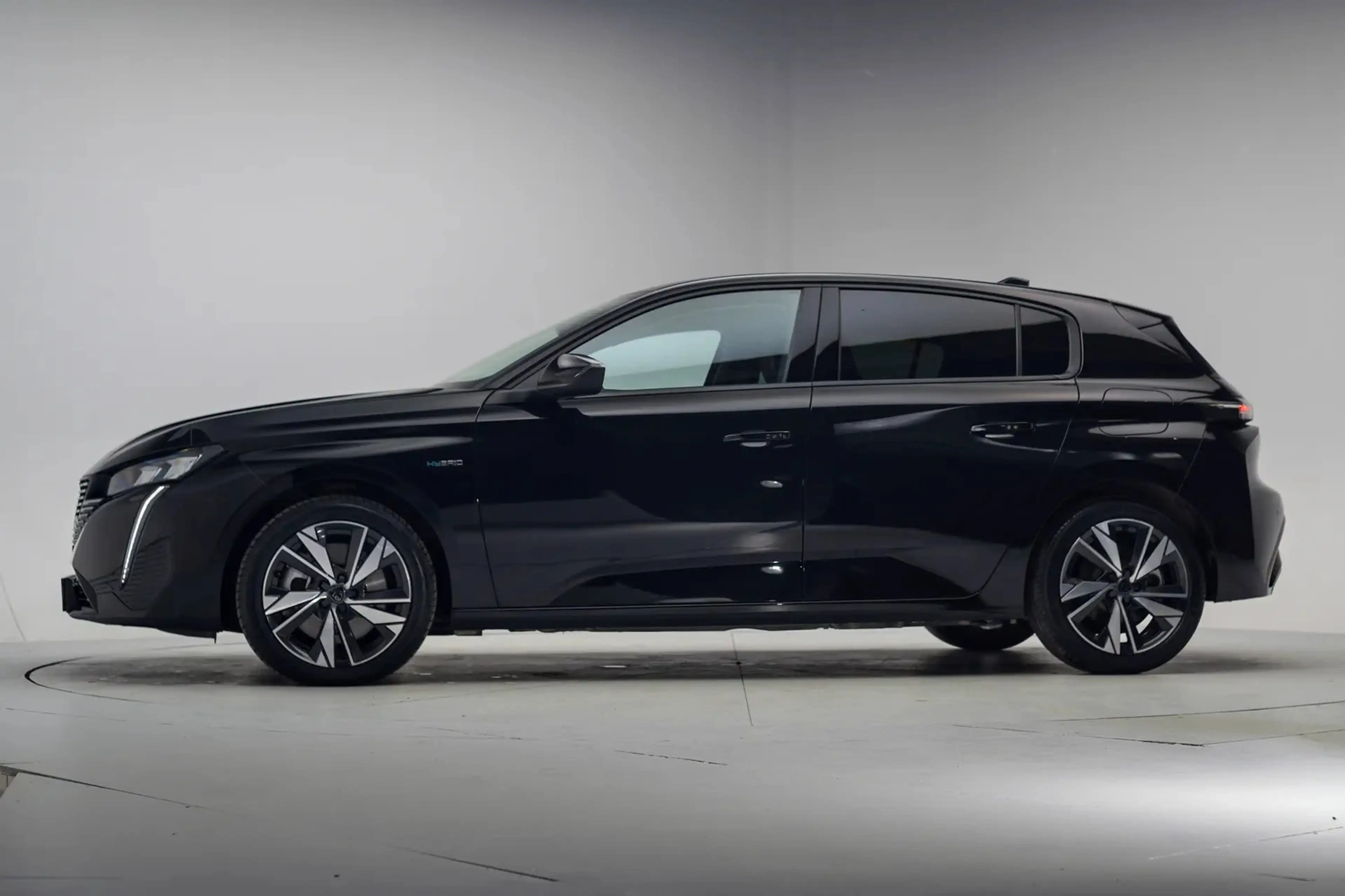 Peugeot 308 B 1.6 HYBRID 180 E AUTO 8 ALLURE berline h — photo 2