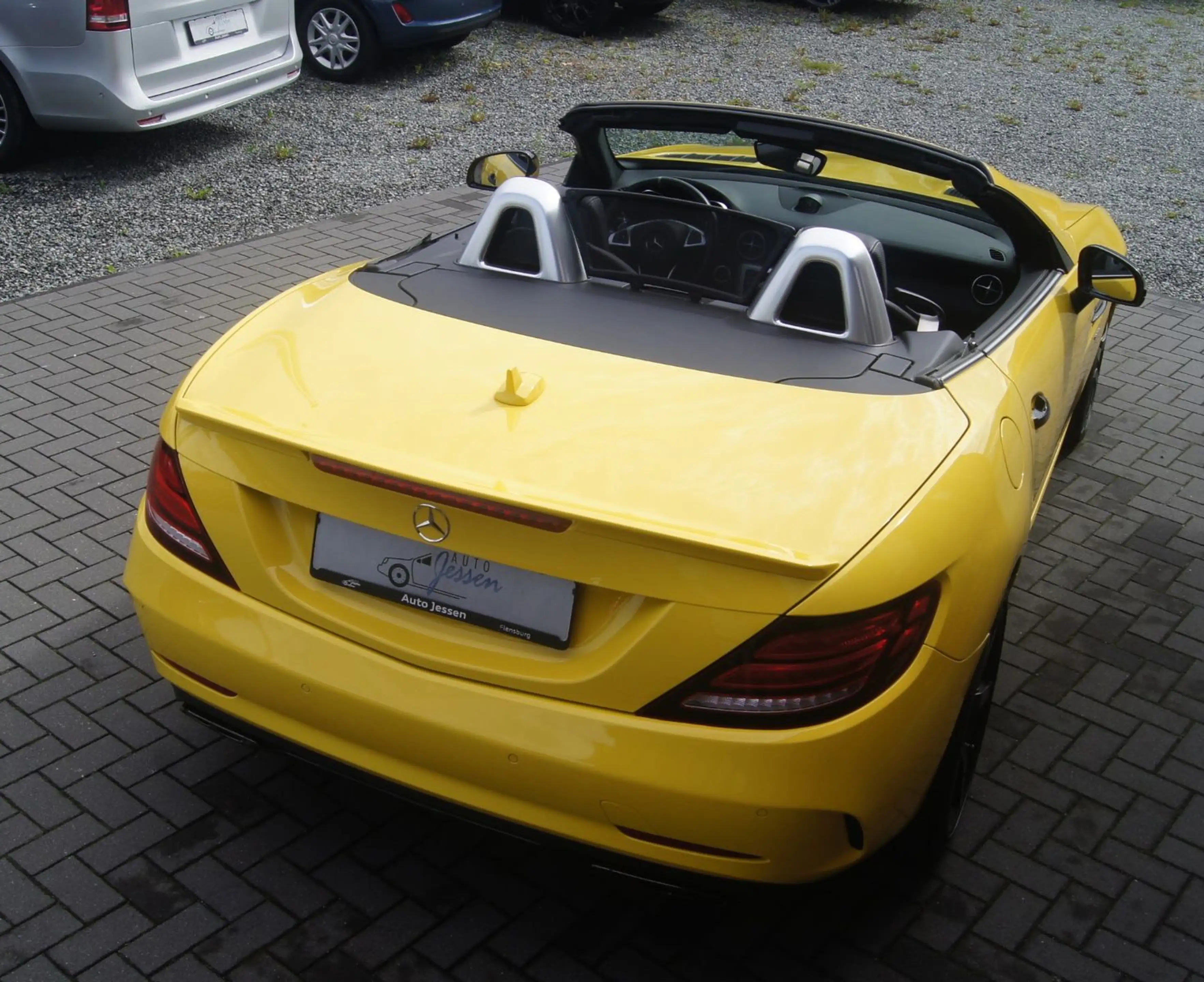 Mercedes-Benz SLC 43 AMG Roadster FINAL EDITION — photo 11