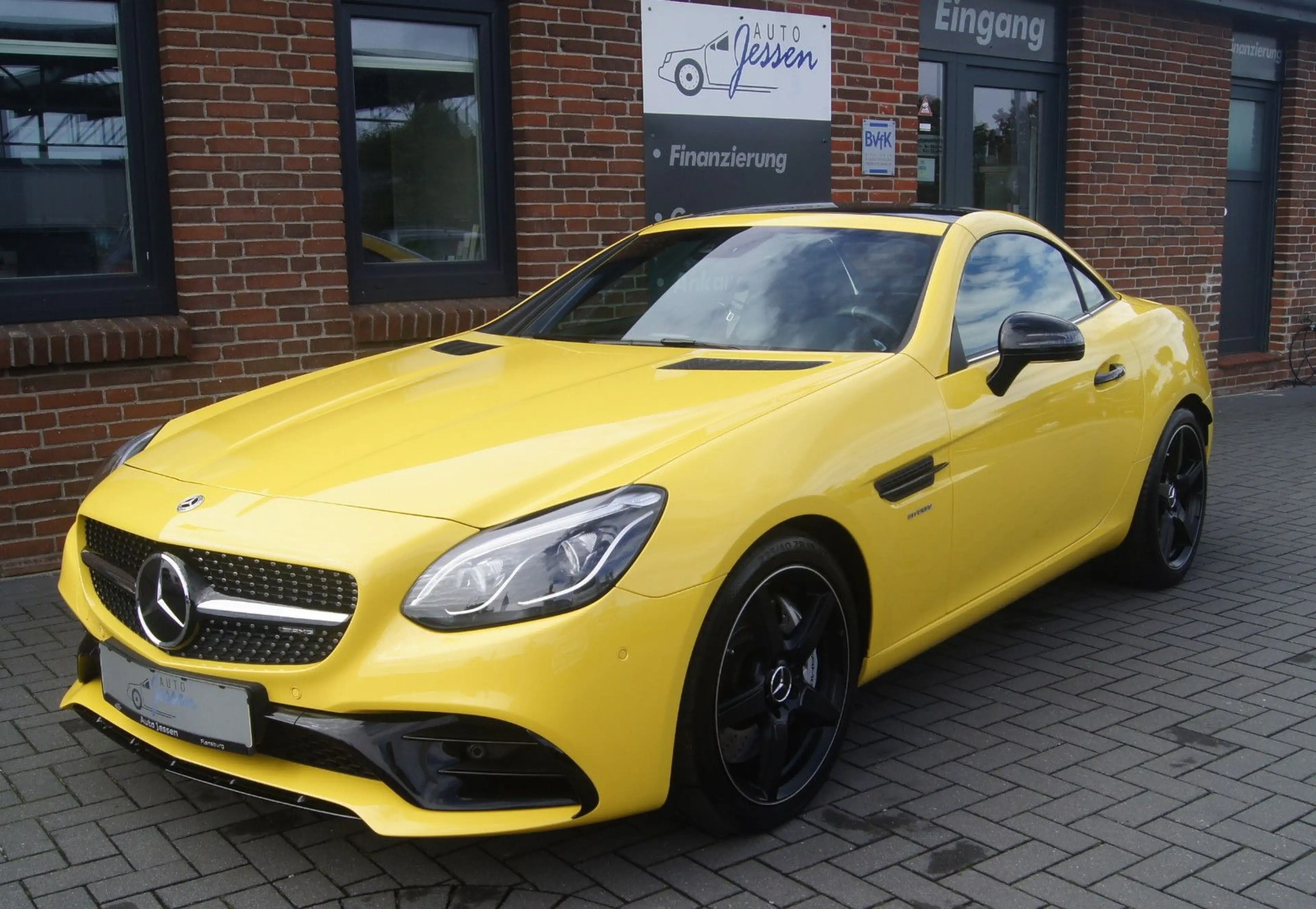 Mercedes-Benz SLC 43 AMG Roadster FINAL EDITION — photo 2