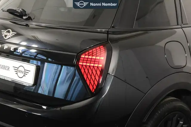 Mini Cooper Cooper view 6