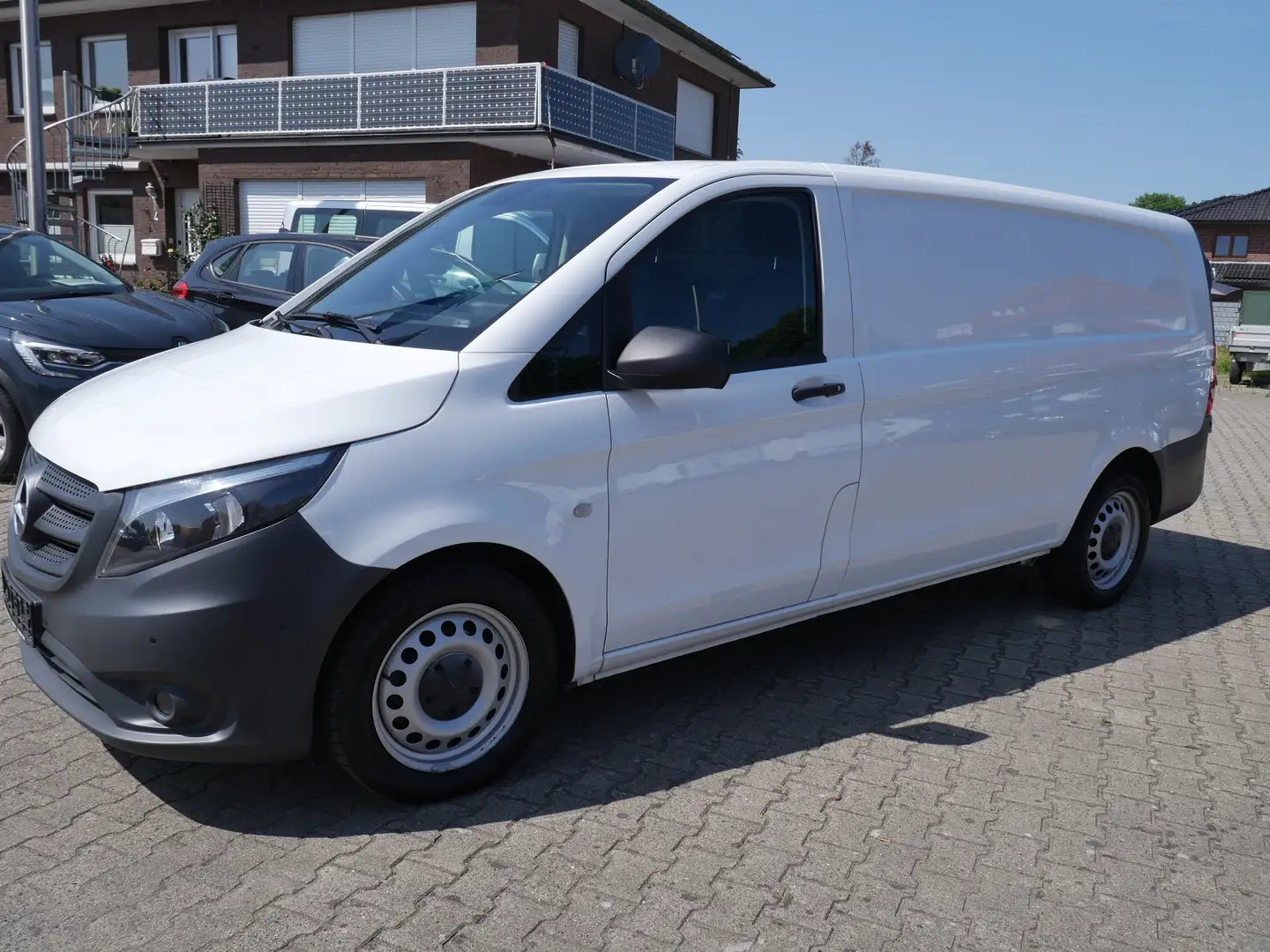 Mercedes-Benz Vito 114 CDI FWD extralang Klima Navi Kamera Shz GRA Weiß - 1