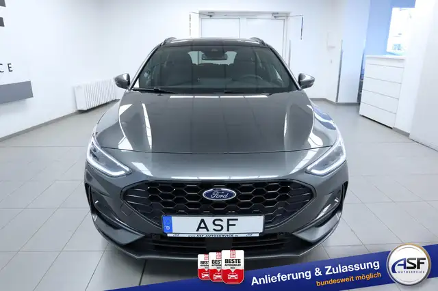 Ford Focus view 3