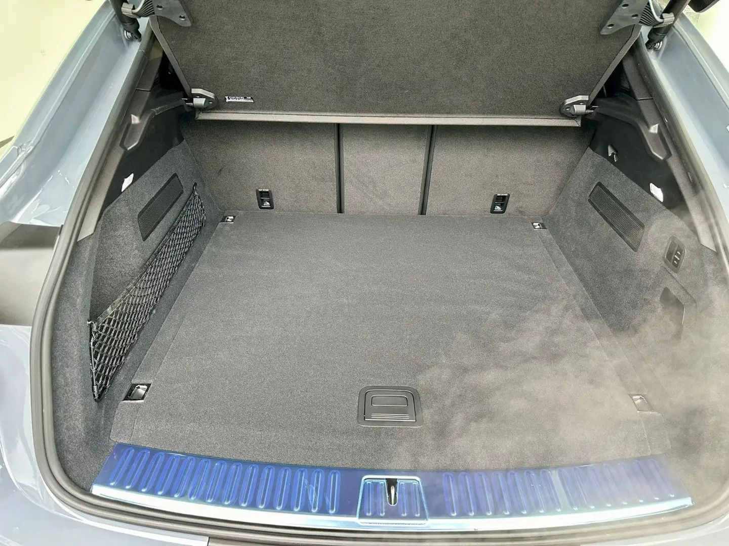 Porsche Cayenne Turbo E-Hybrid GT-Paket/-10%/18W/22 Gris - 2