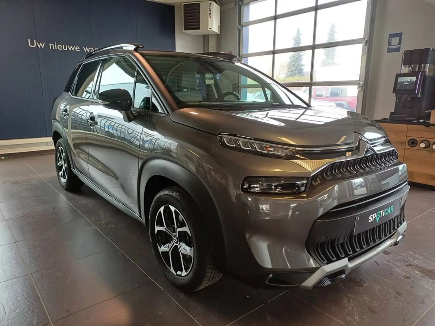 Citroen C3 Aircross 1.2 PureTech 130 S&S EAT6 Shine Grau - 1