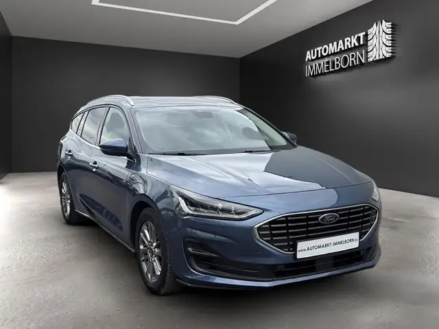 Ford Focus view 2