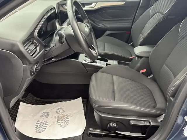 Ford Focus view 13