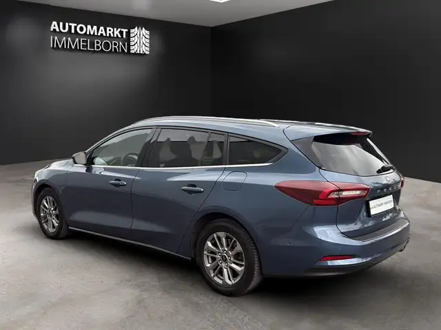 Ford Focus view 6