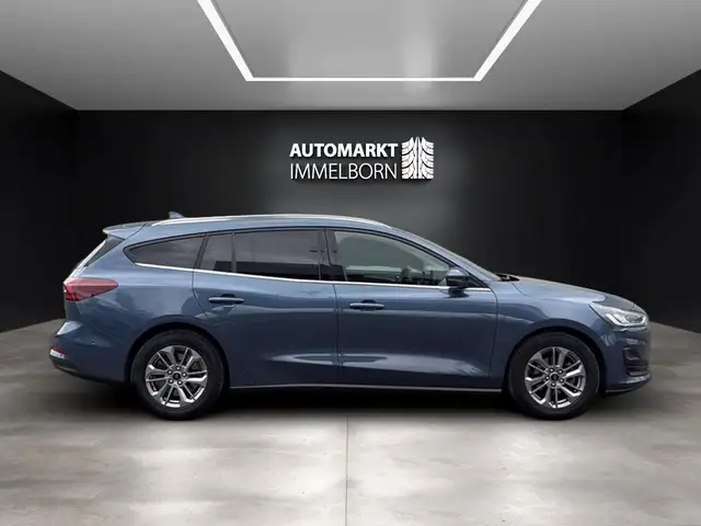 Ford Focus view 11