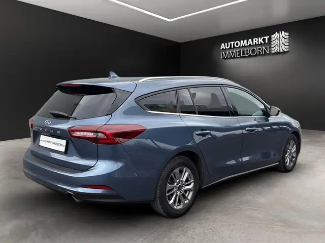 Ford Focus view 8