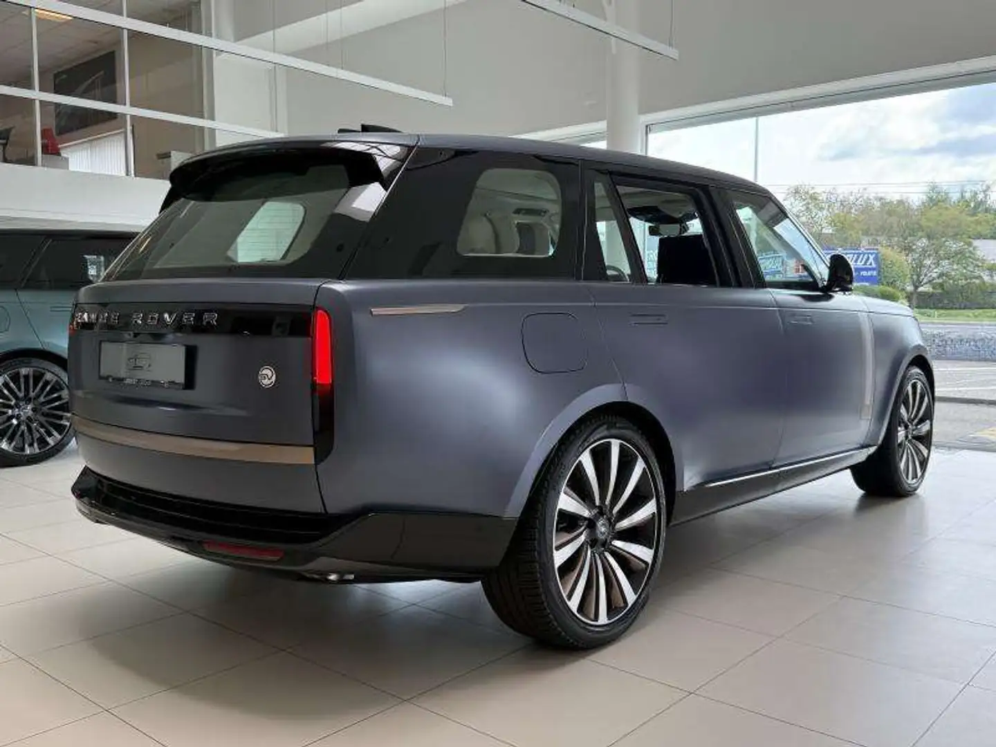 Land Rover Range Rover LWB P615 SV AWD Auto Mer du Nord Bleu - 2