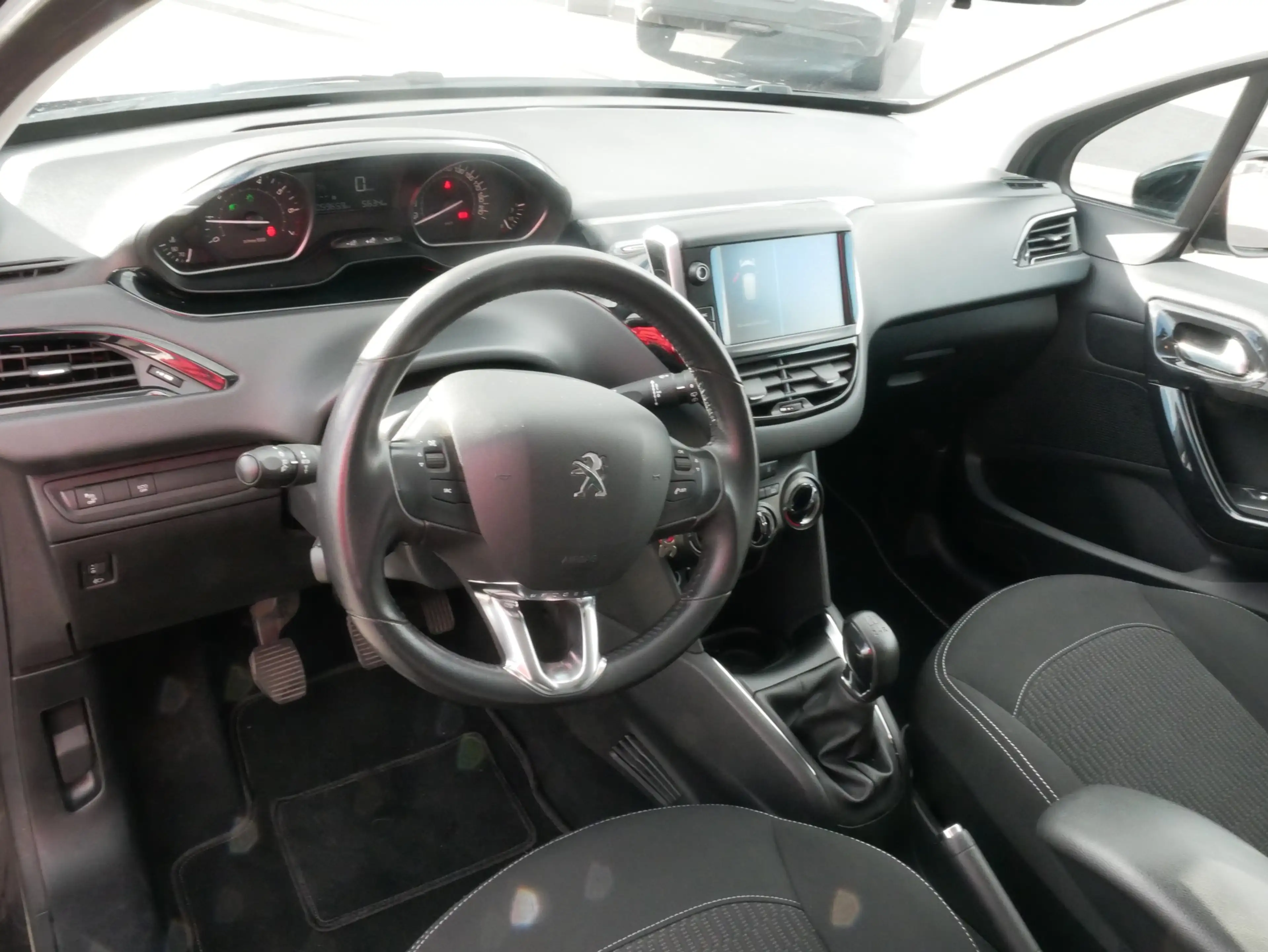 Peugeot 208 1.2 Active Klima Sitzheizung Tempomat PDC — photo 10