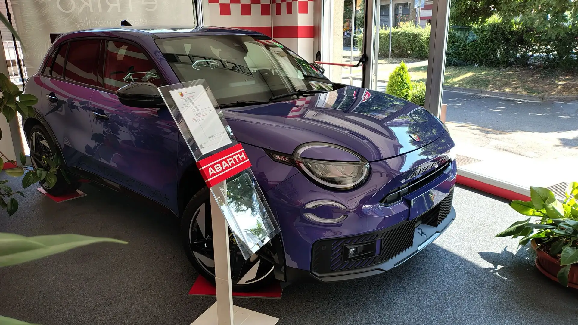 Abarth 600e Scorpionissima Mauve - 2