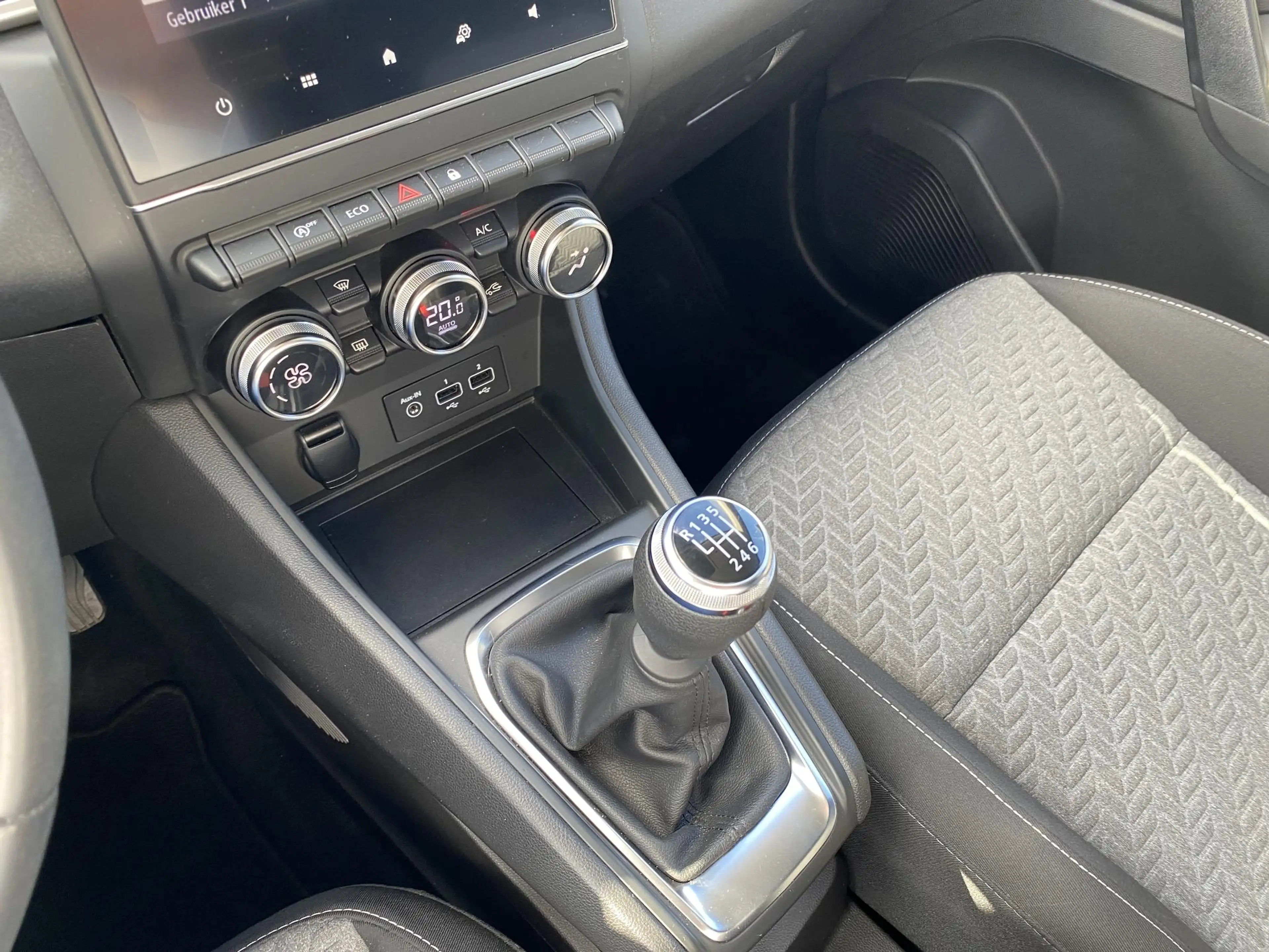 Renault Captur Limited#3 TCe 90 — photo 10