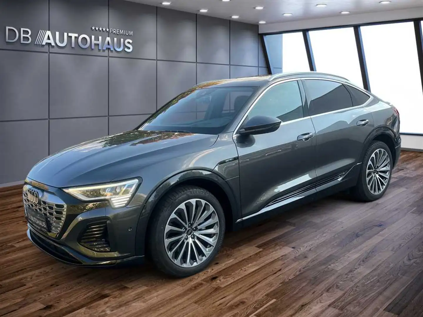 Audi Q8 e-tron Sportback S line 50 quattro Grau - 1