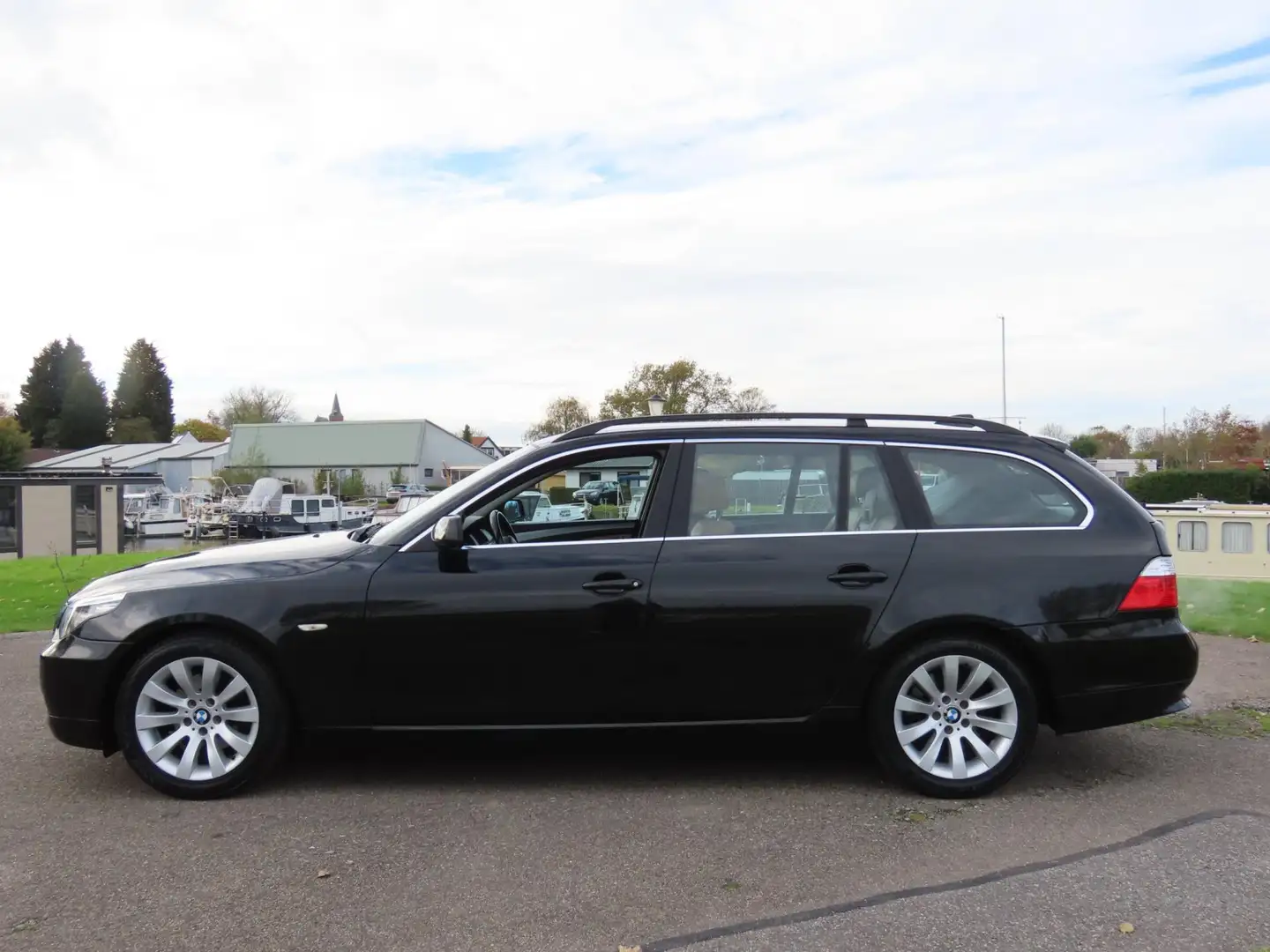 BMW 520 5-serie Touring 520i Business Line Edition I *LEER Zwart - 2