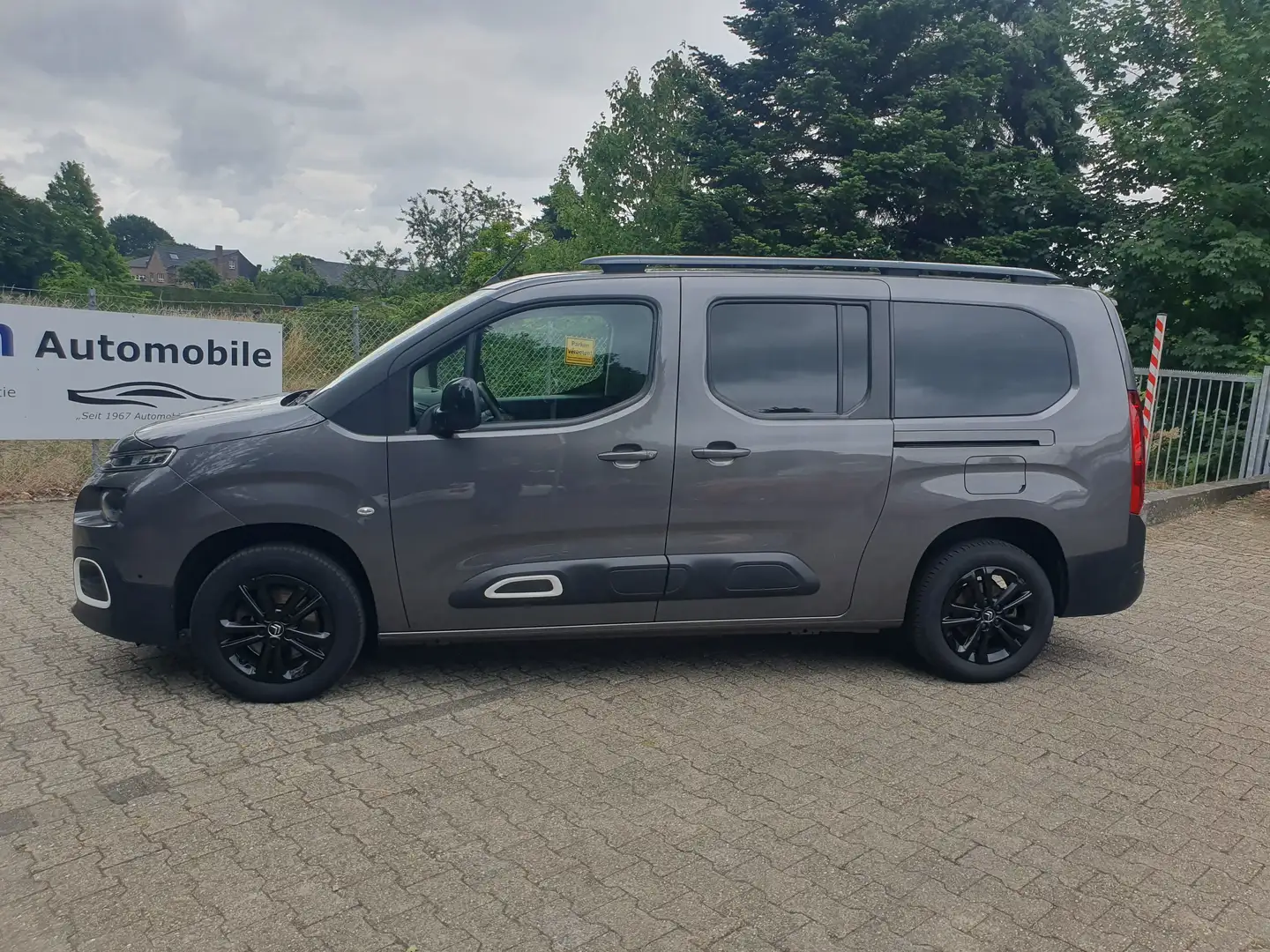 Citroen Berlingo 7-Sitzer, 1.5 BlueHDI 130 Feel Pack XL, WKR, AHK Gris - 2