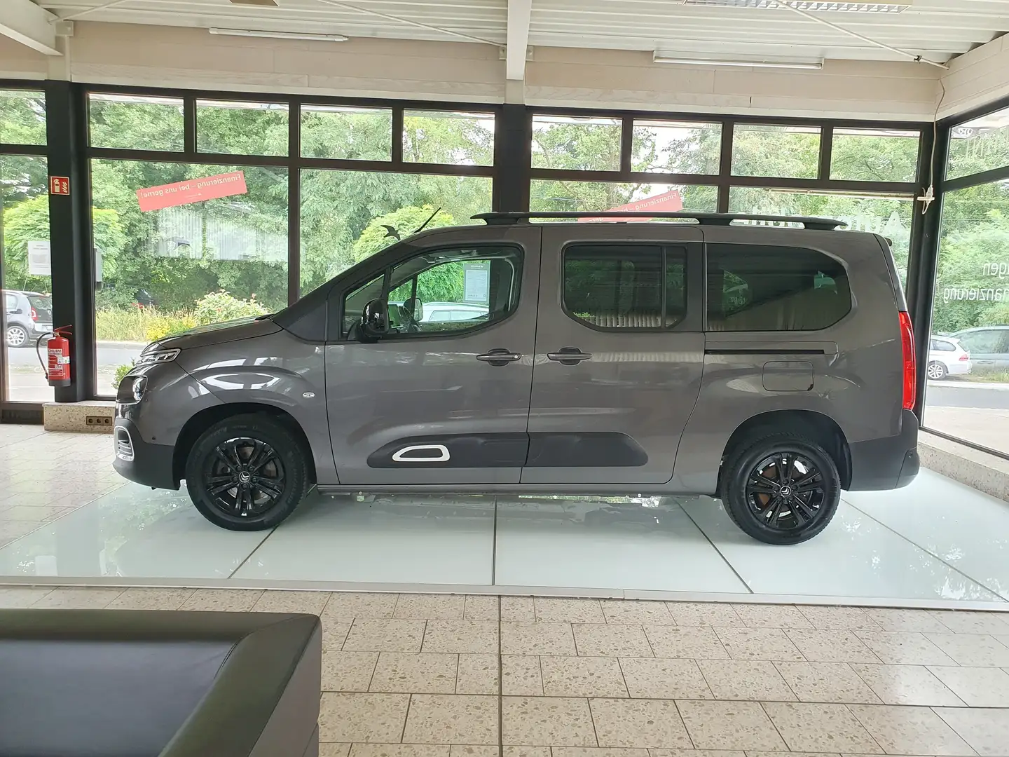 Citroen Berlingo 7-Sitzer, 1.5 BlueHDI 130 Feel Pack XL, WKR, AHK Grau - 2