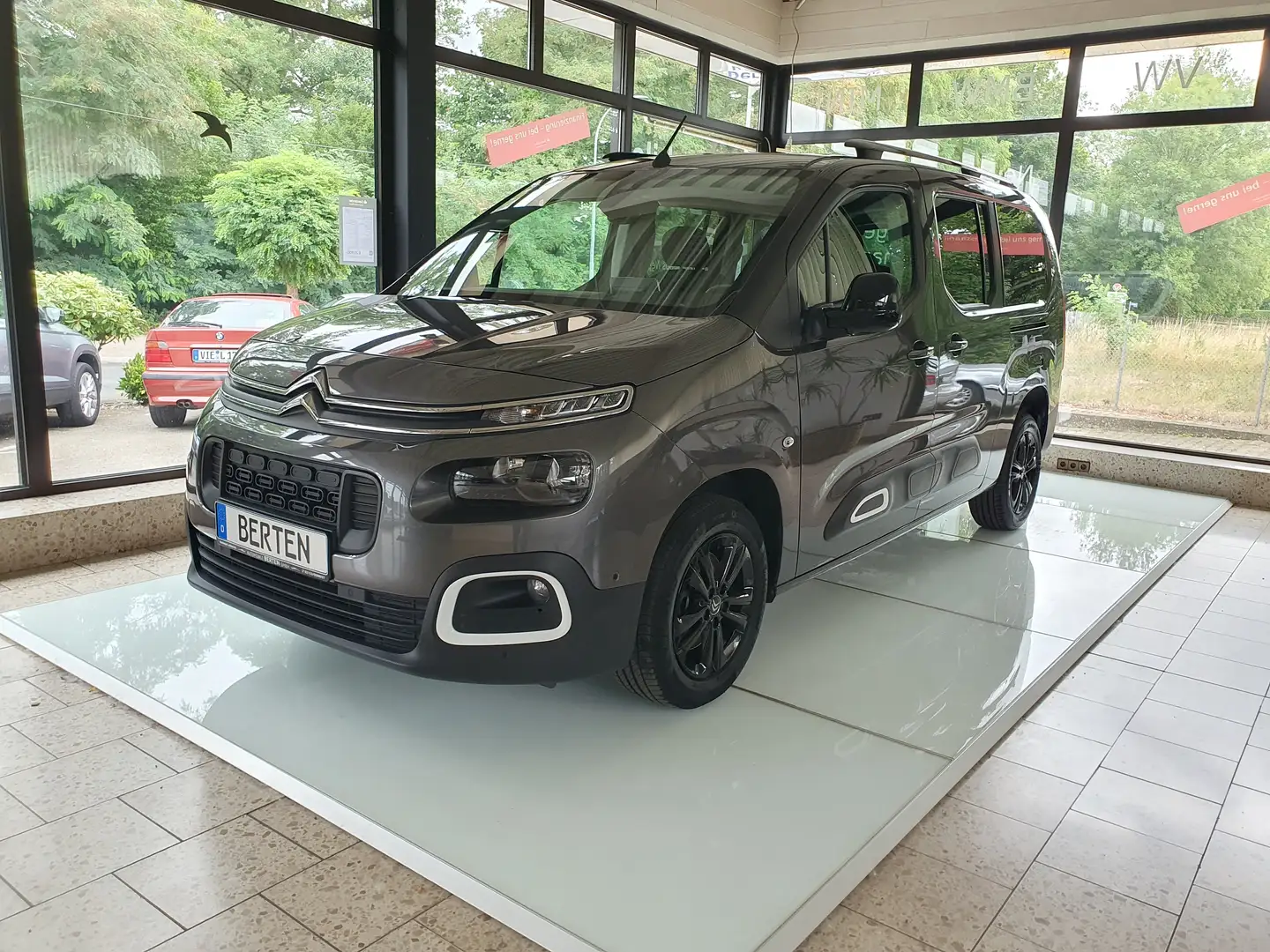 Citroen Berlingo 7-Sitzer, 1.5 BlueHDI 130 Feel Pack XL, WKR, AHK Grau - 1