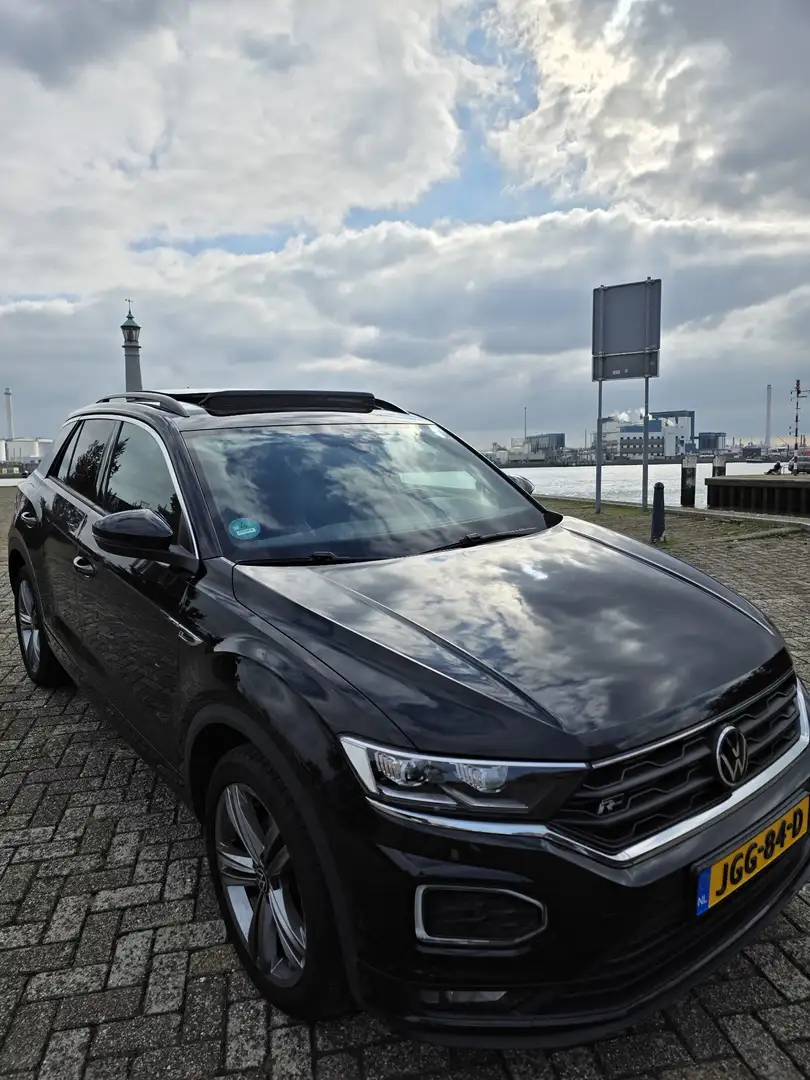 Volkswagen T-Roc 1.5 TSI Sport BnsR R-Line Pano/Keyless Zwart - 1