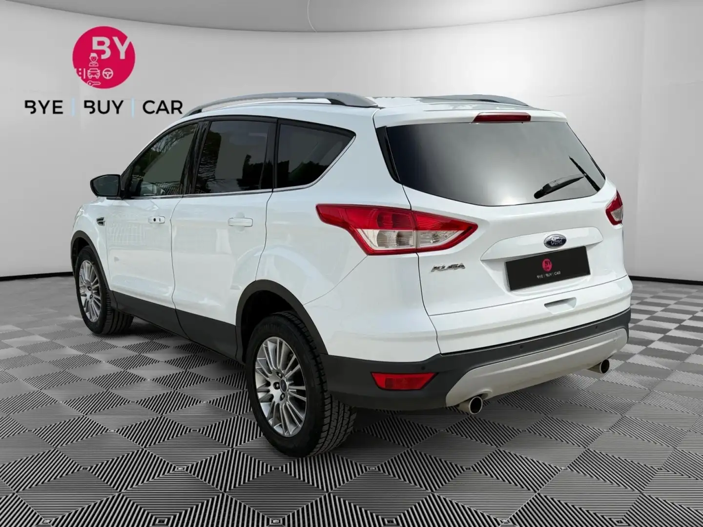Ford Kuga Titanium - 2.0 TDCi - 140 4x2 - Camera/Attelage/Distribution OK Weiß - 2