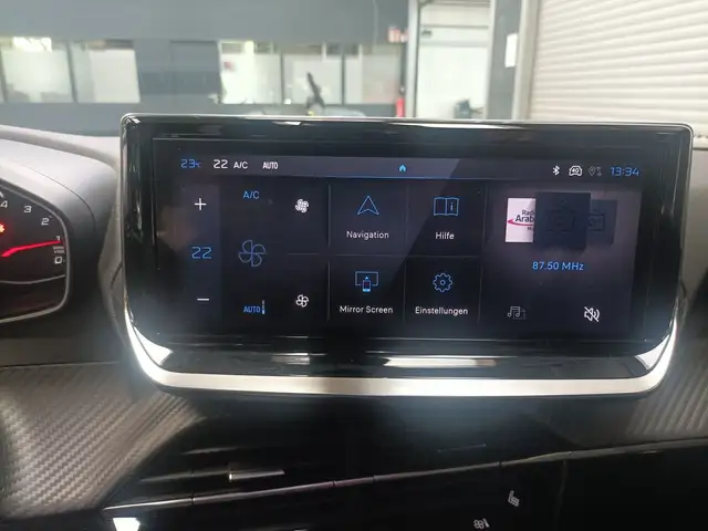 Peugeot 2008 view 11