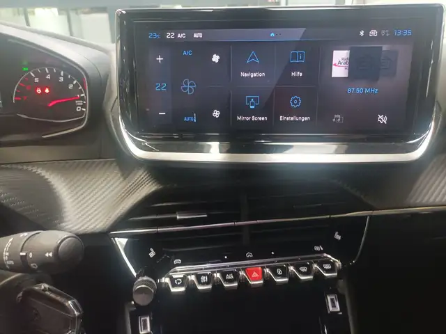 Peugeot 2008 view 12