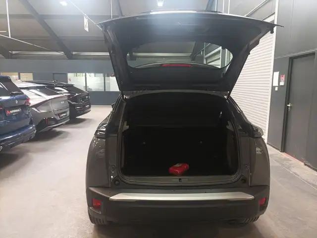 Peugeot 2008 view 6