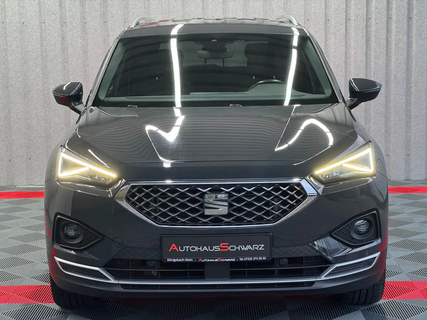 SEAT Tarraco Xcellence 4Drive Grau - 2