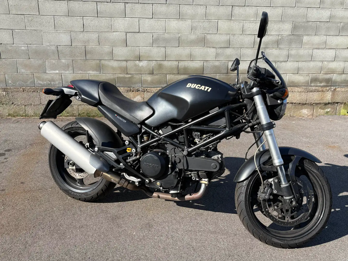 Ducati Monster 695 Dark Negro - 1