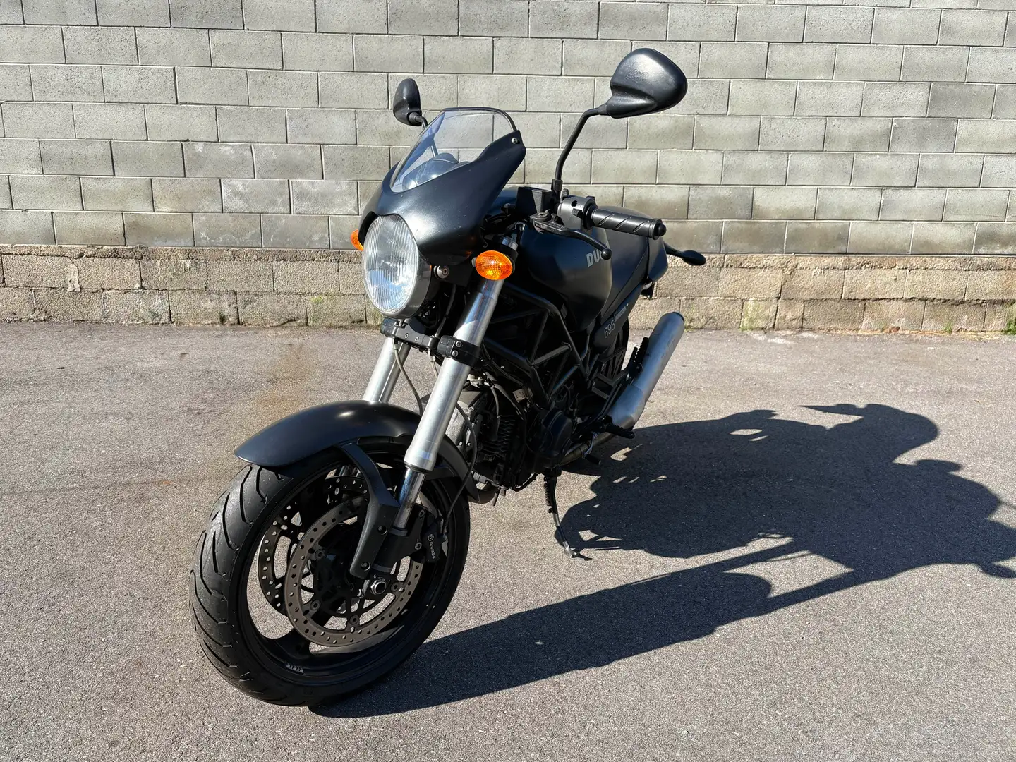 Ducati Monster 695 Dark Negro - 2