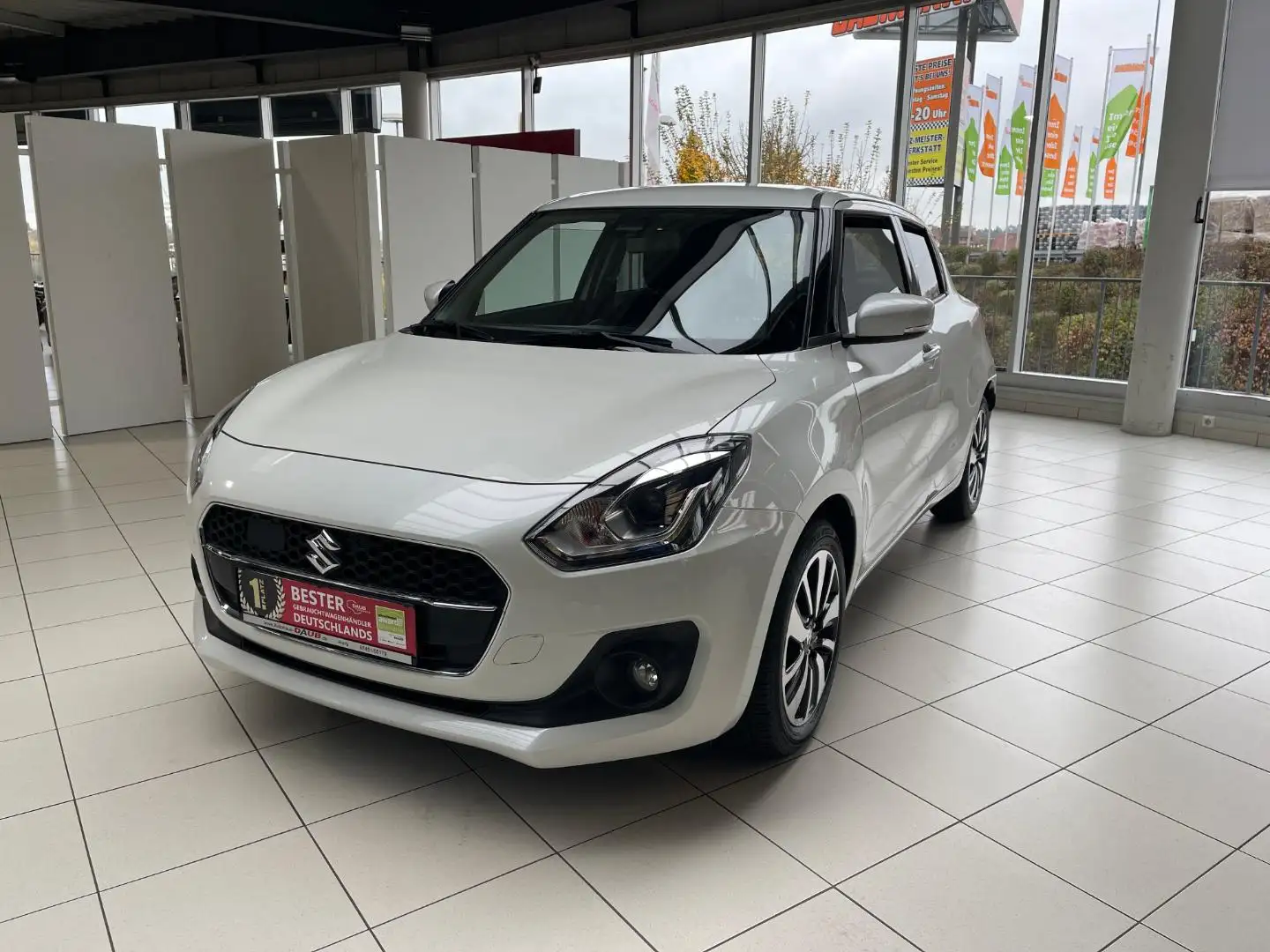 Suzuki Swift 1.0 Boosterjet SHVS Comfort+Navi+ Weiß - 1