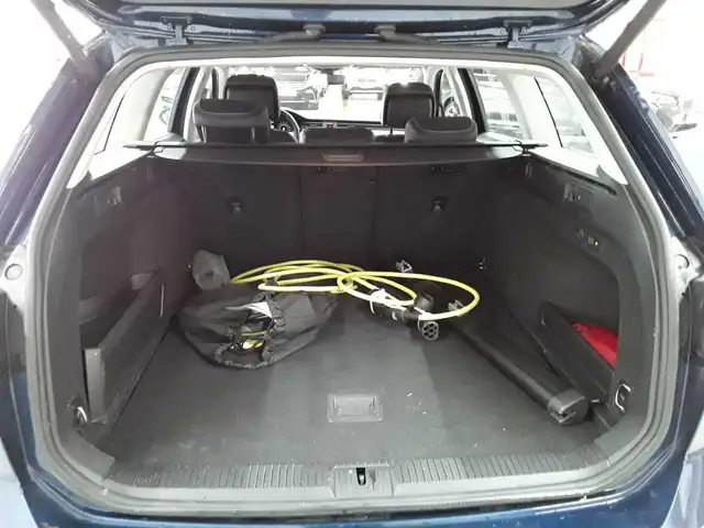 Volkswagen Passat view 15