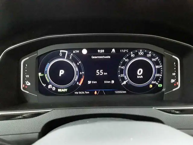 Volkswagen Passat view 11