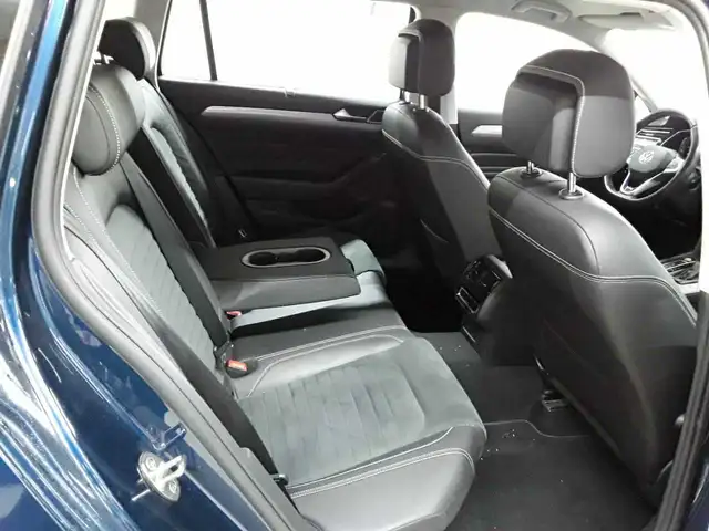 Volkswagen Passat view 14