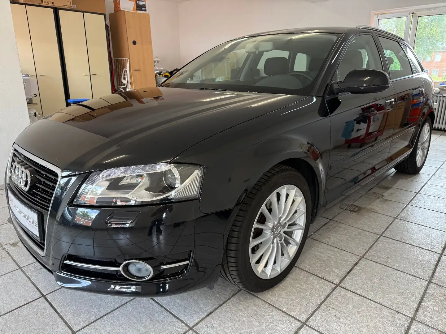Audi A3 Sportback 1.2 TFSI Ambition Noir - 1