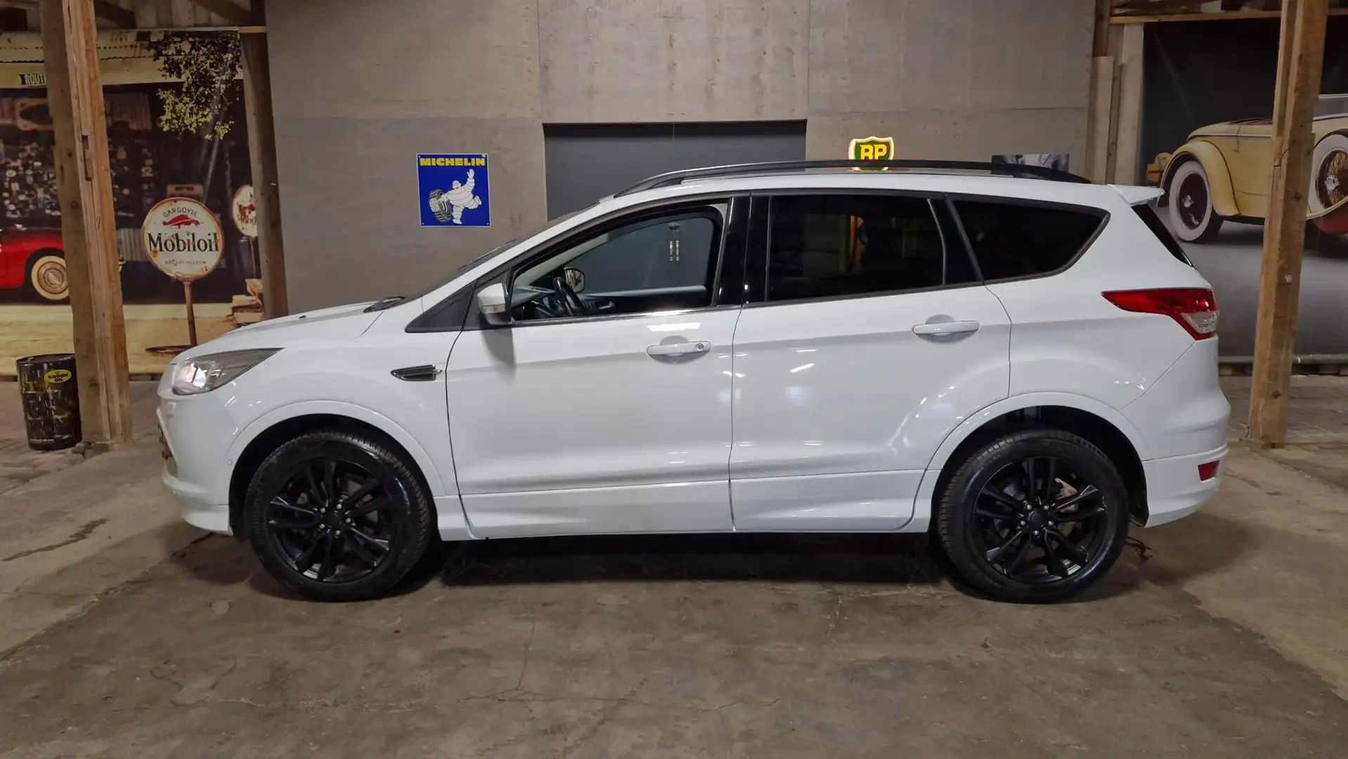 Ford Kuga 1.5 Titanium Styling Pack 120PK | Rijklaarprijs | Wit - 2