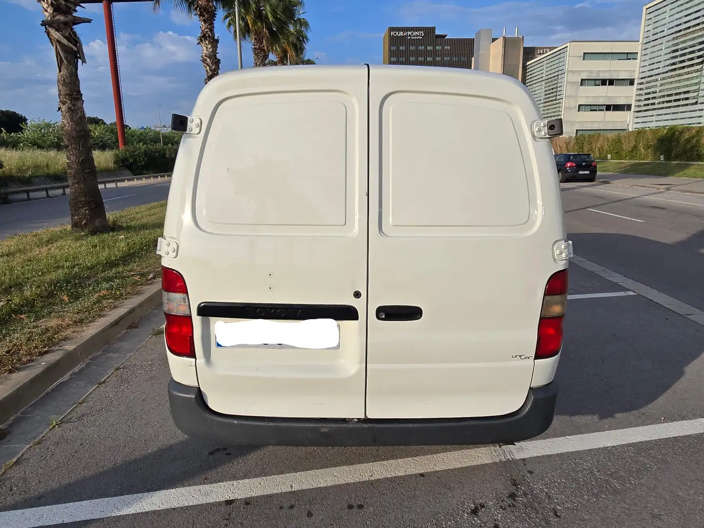Toyota Hiace D4D Blanco - 2